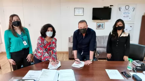 foto01-Prefeito-Edinho-e-Senac-Araraquara-assinam-parceria-para-curso-no-programa-Filhos-do-Sol-01set21-Celso-Luis-Gallo-2048x1153