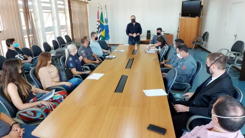 foto01-Prefeito-Edinho-secretarios-e-forcas-de-seguranca-em-reuniao-do-Gabinete-de-Gestao-Integrada-01set21-Celso-Luis-Gallo-2048x1153