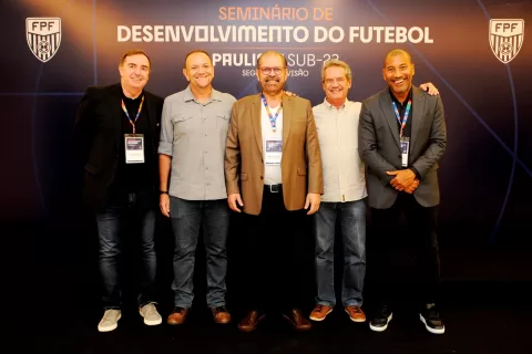 foto03-Prefeito-Edinho-com-presidente-e-vice-presidentes-da-FPF-e-presidente-da-Ferroviaria-em-seminario-12abr22-Rodrigo-Corsi-FPF-2048x1364