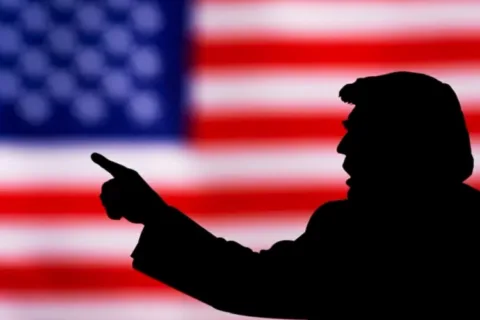 trump-bandeira-eua-sergioteixeirajr-1